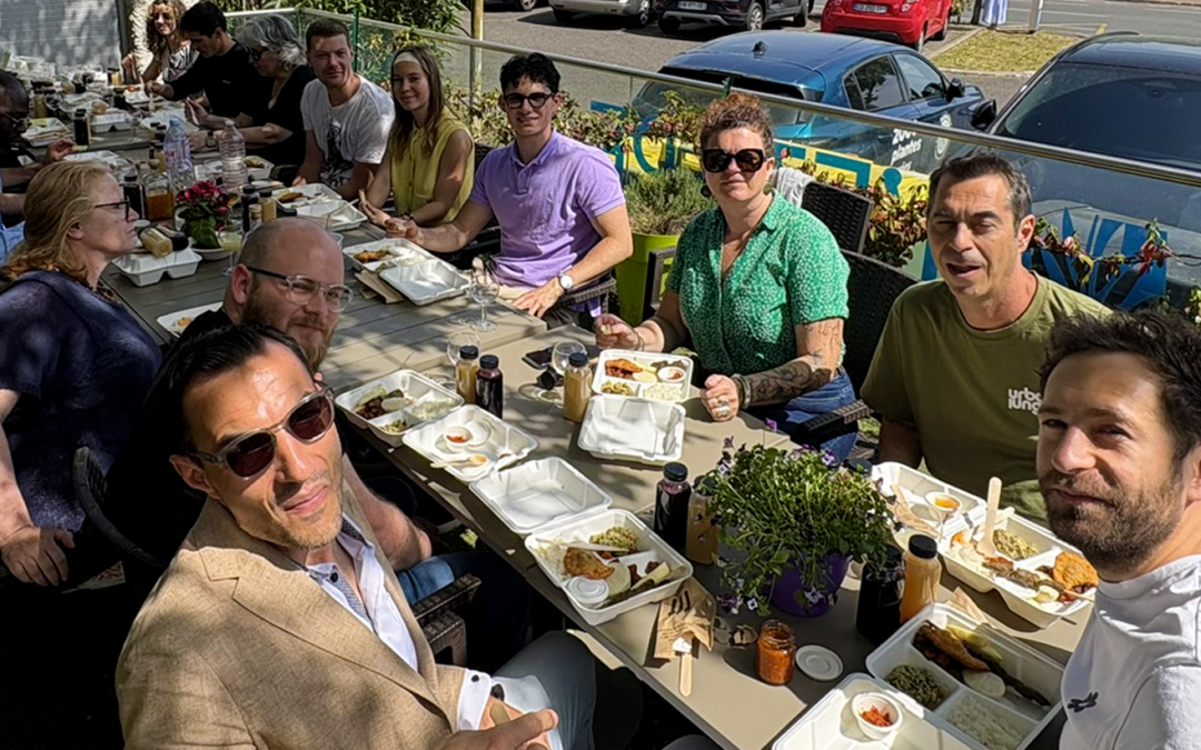 Le Patio: La terrasse  prend ses quartiers d&rsquo;été